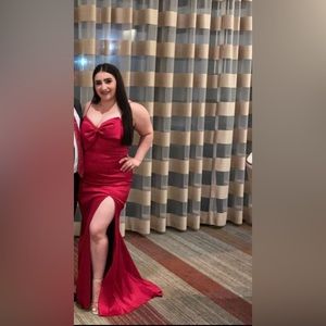 Xscape beautiful red dress